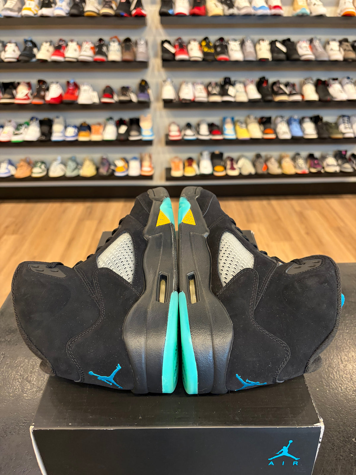 Jordan 5 Aqua Size 10 Pre-Owned