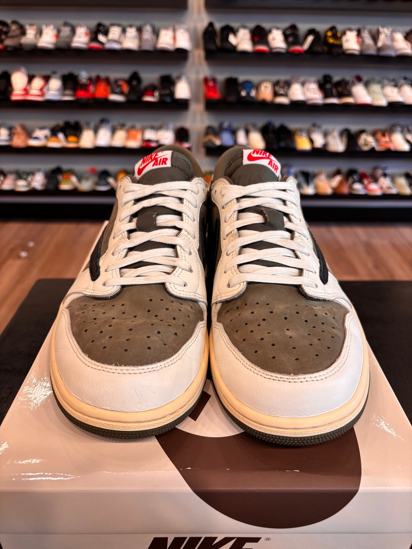 Jordan 1 Low Travis Scott Medium Olive Size 11.5 Pre-Owned