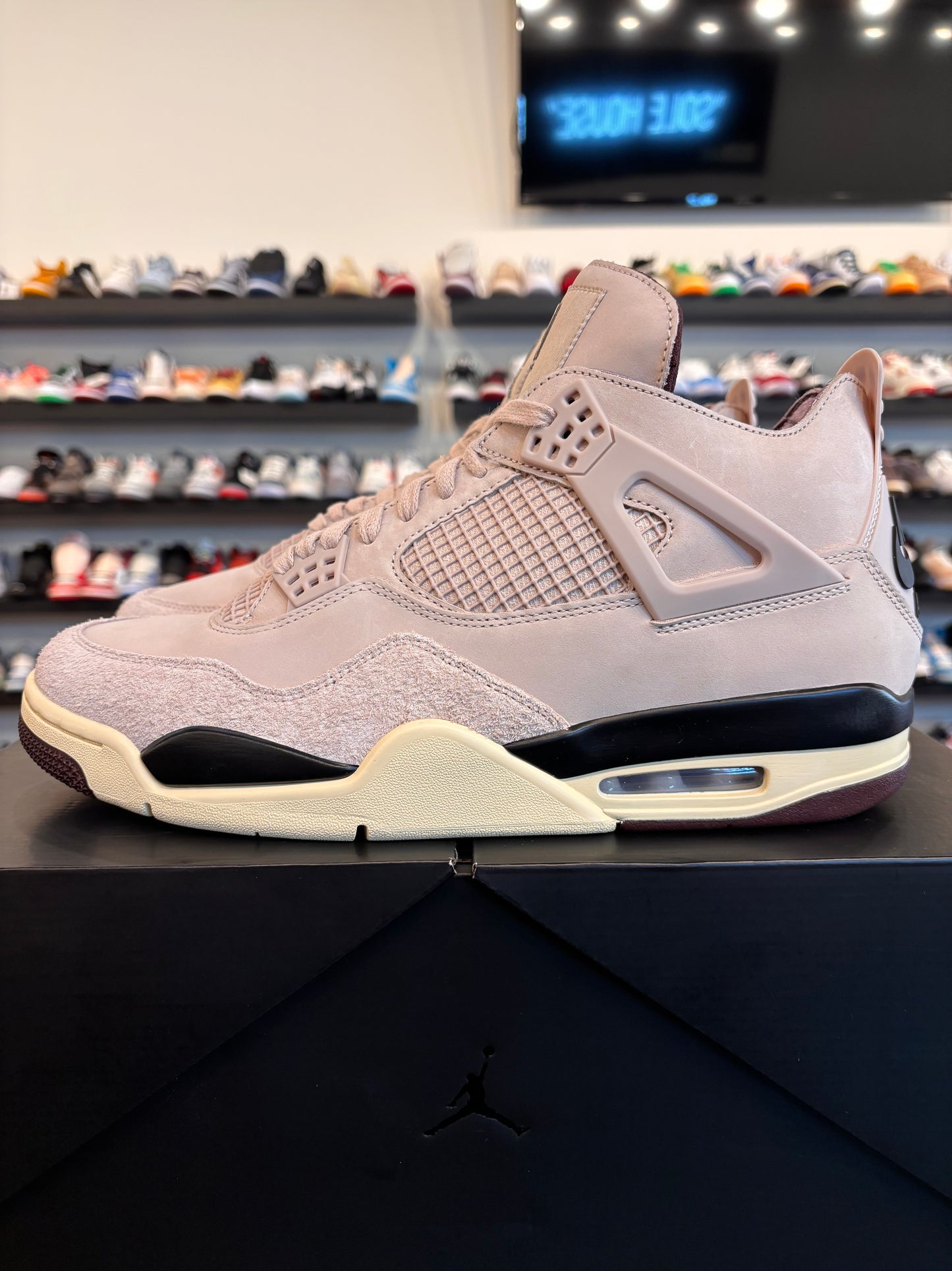 Jordan 4 A Ma Maniere Fossil Size 12 (13.5W) Pre-Owned
