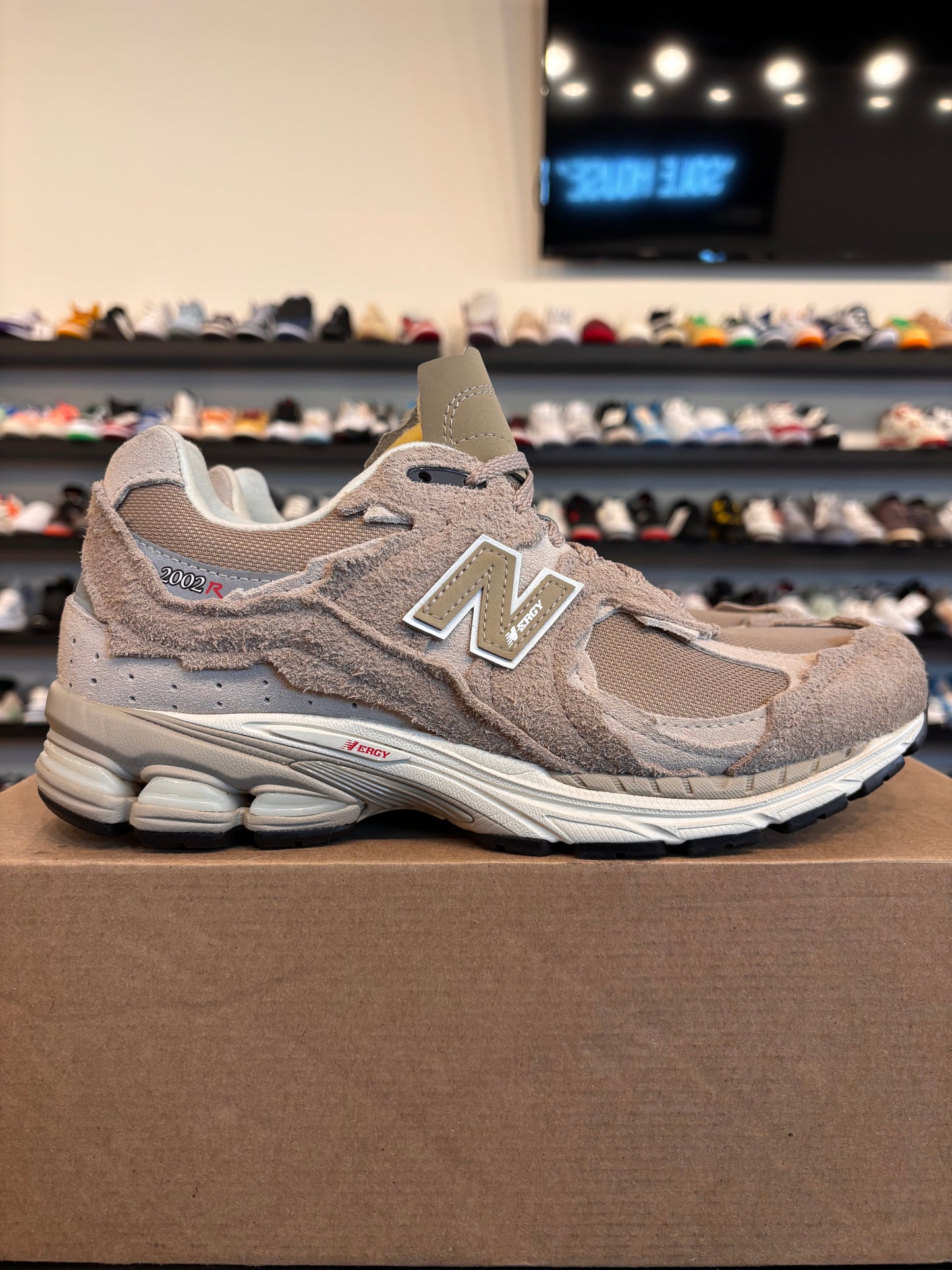 New Balance 2002R Protection Pack Grey Sand Size 9.5 Pre-Owned (No Box)