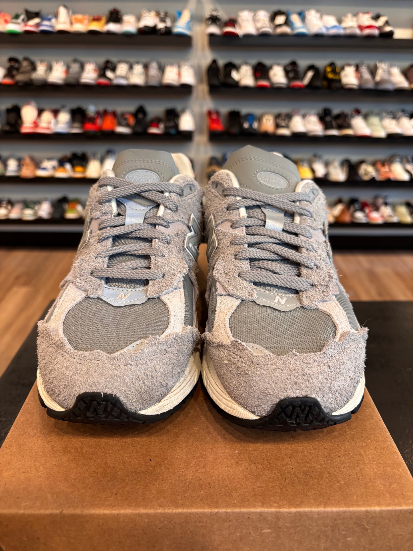 New Balance 2002R Protection Pack Grey Size 9.5 Pre-Owned (No Box)