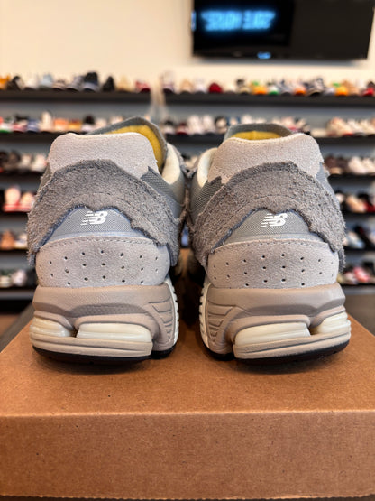 New Balance 2002R Protection Pack Grey Size 9.5 Pre-Owned (No Box)