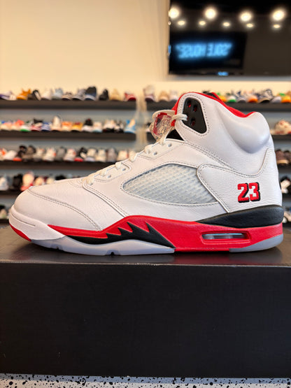 Jordan 5 Fire Red 2025 Size 10.5 Pre-Owned