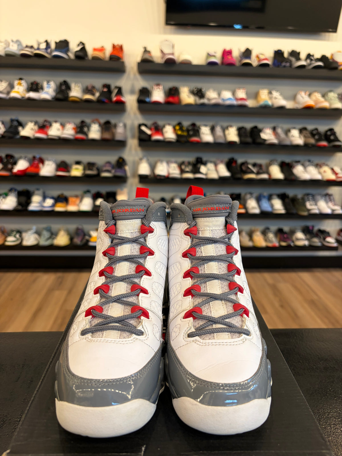 Jordan 9 Fire Red Chile Size 6.5Y (8W) Pre-Owned