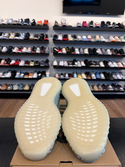 Yeezy 350 V2 Blue Tint Size 10.5 Brand New