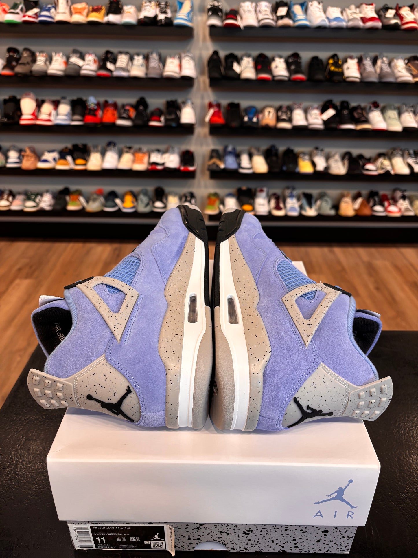 Jordan 4 University Blue Size 11 Pre-Owned