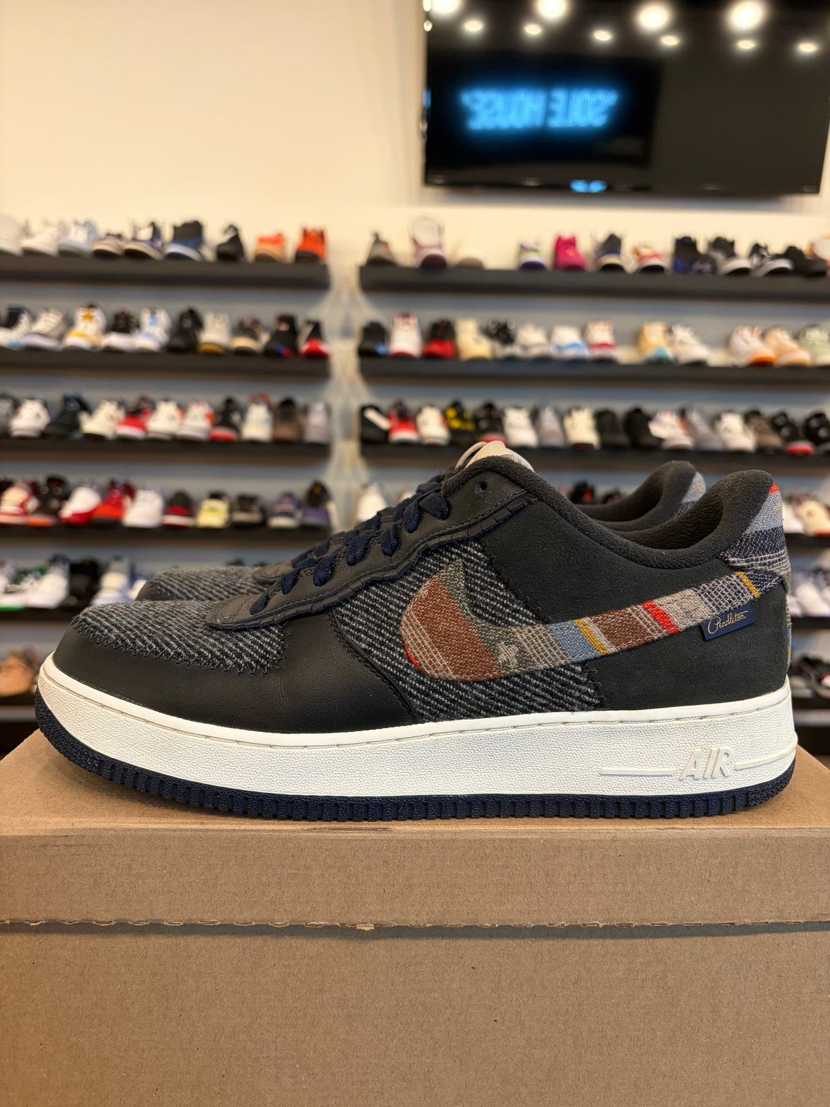 Nike Air Force 1 Pendleton Size 12 Pre-Owned (No Box)