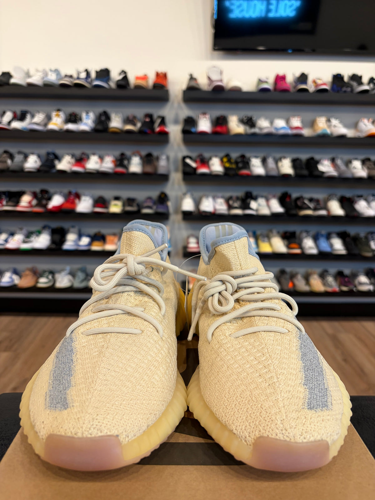 Yeezy 350 V2 Linen Size 10.5 Brand New