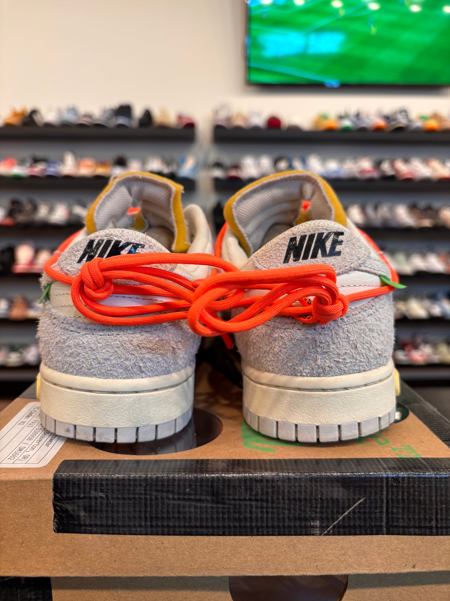 Nike Dunk Low Off-White Lot 11 Size 9.5 Pre-Owned