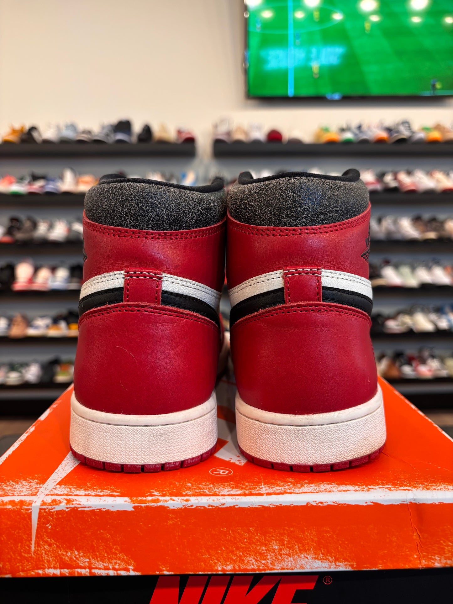Jordan 1 Lost and Found Size 9.5 Pre-Owned