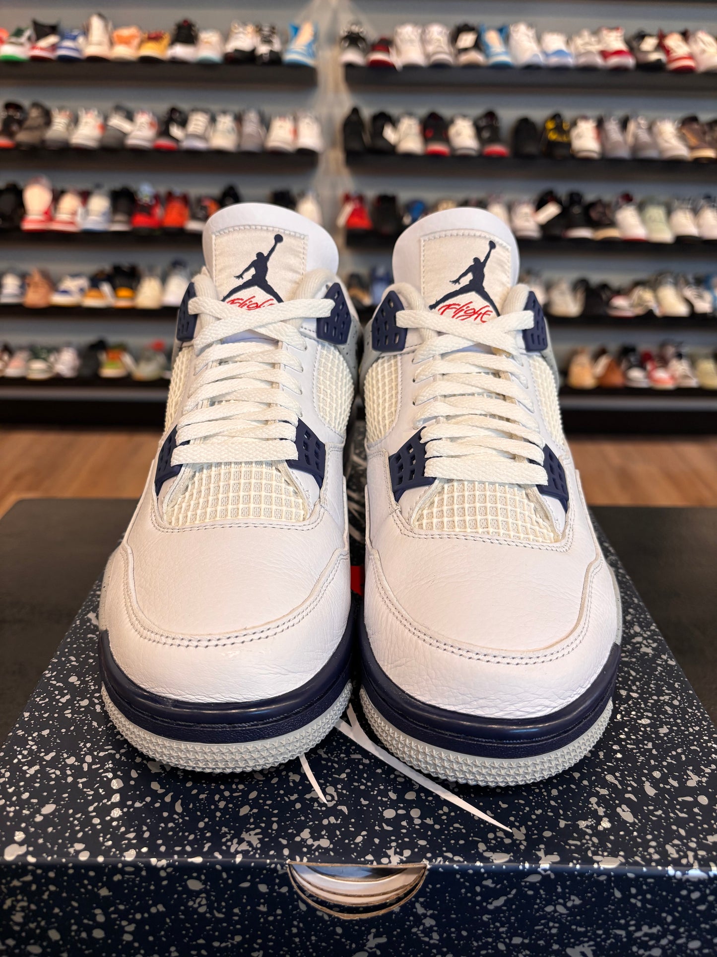 Jordan 4 Midnight Navy Size 9.5 Pre-Owned