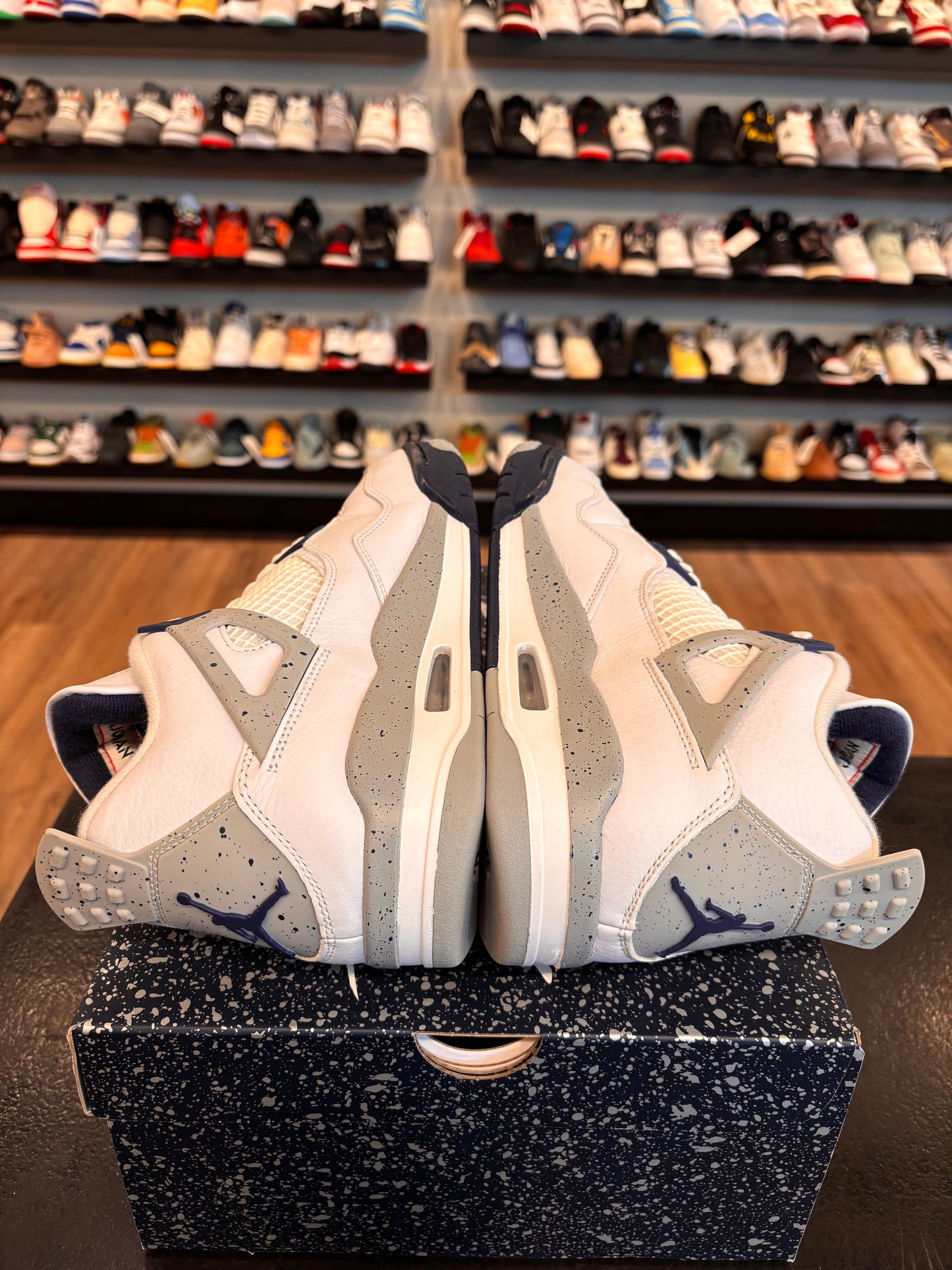 Jordan 4 Midnight Navy Size 9.5 Pre-Owned