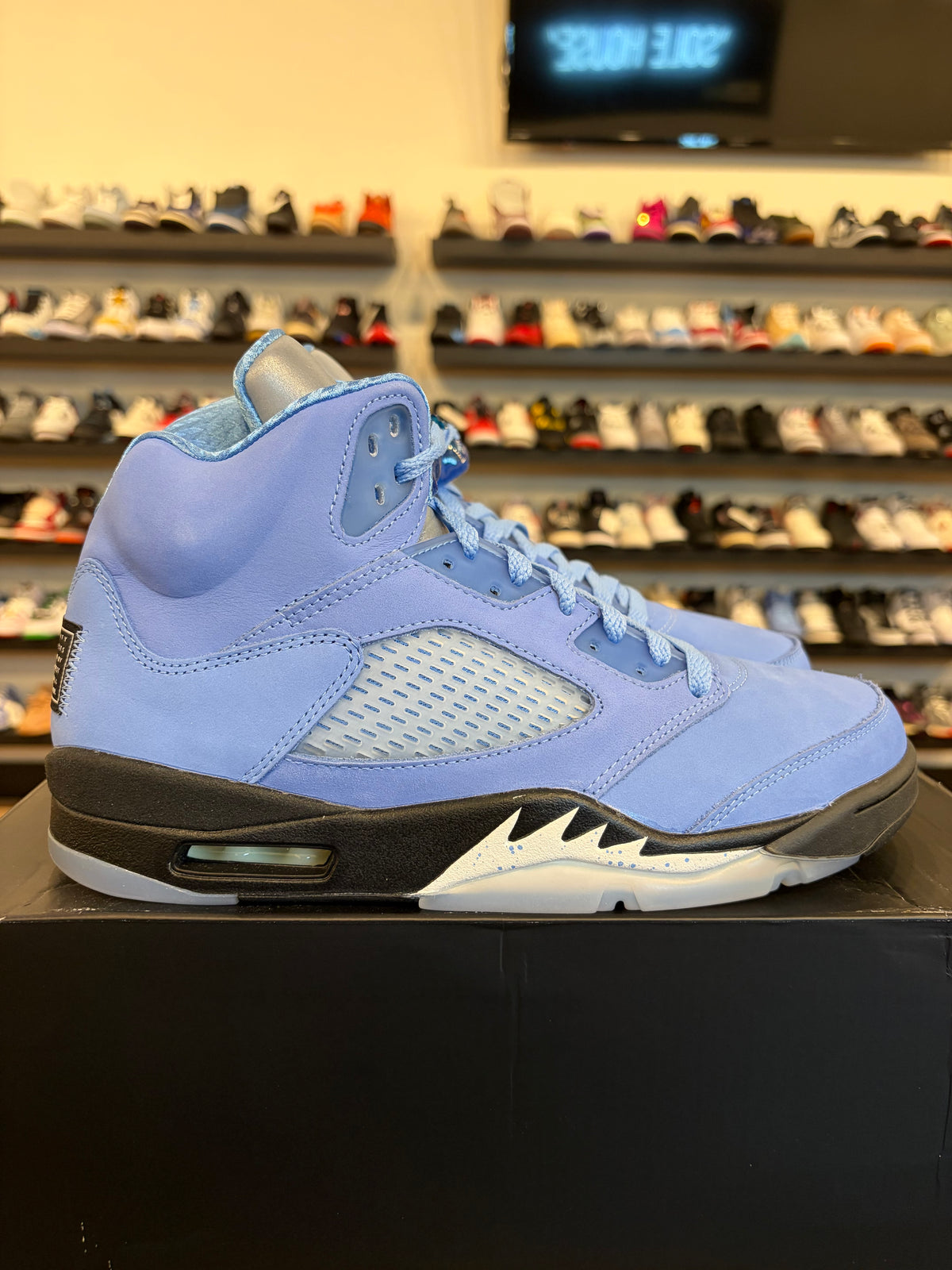 Jordan 5 University Blue Size 10 Brand New