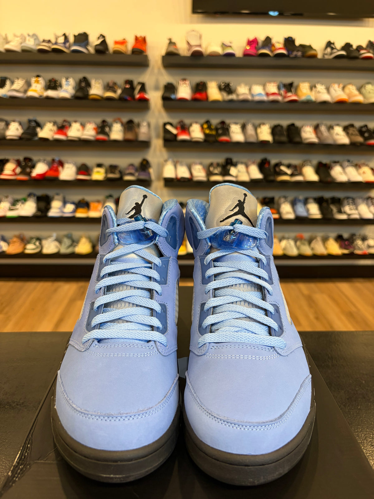 Jordan 5 University Blue Size 10 Brand New