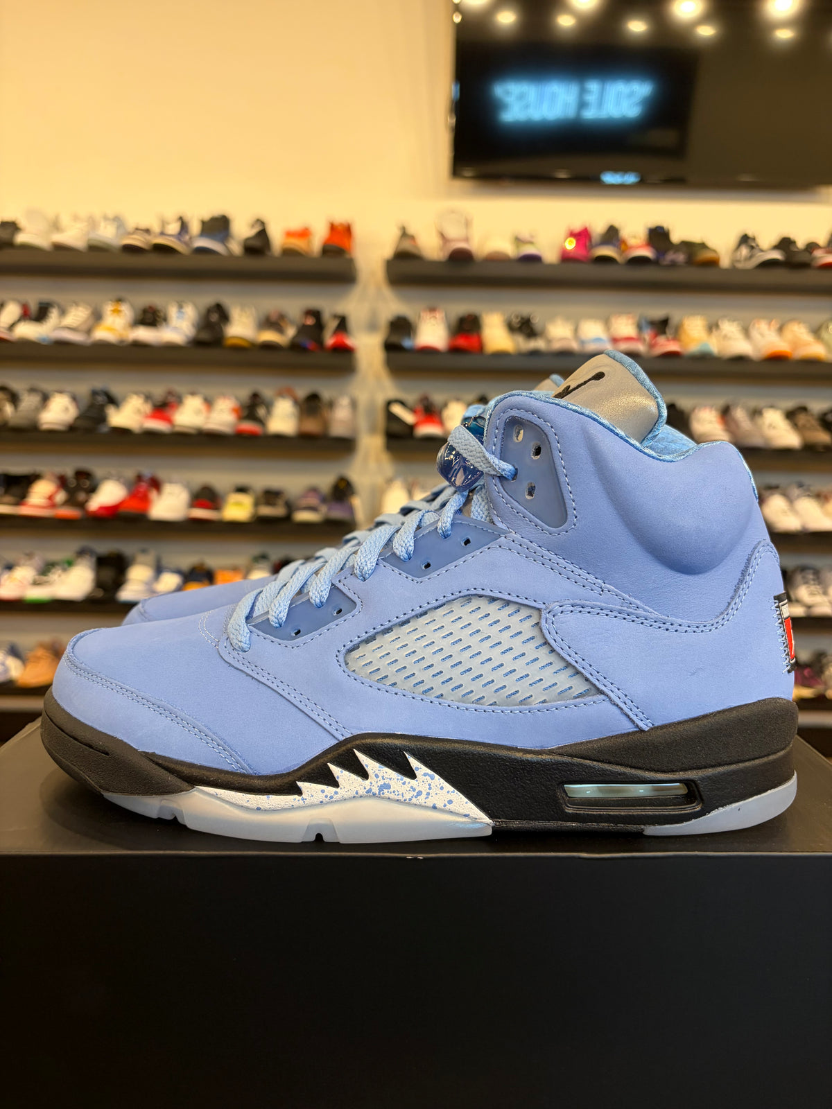 Jordan 5 University Blue Size 10 Brand New