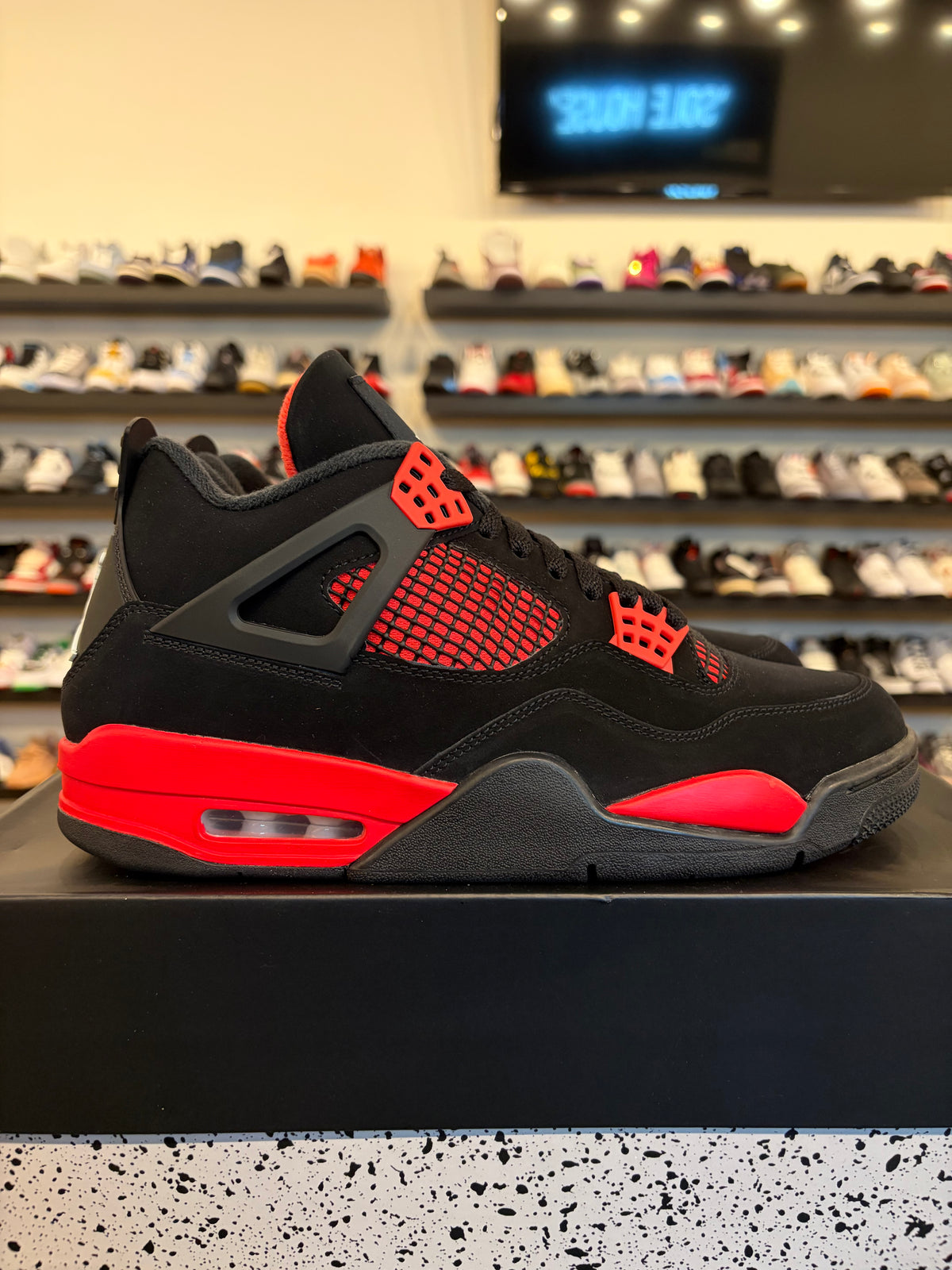 Jordan 4 Red Thunder Size 10 Brand New