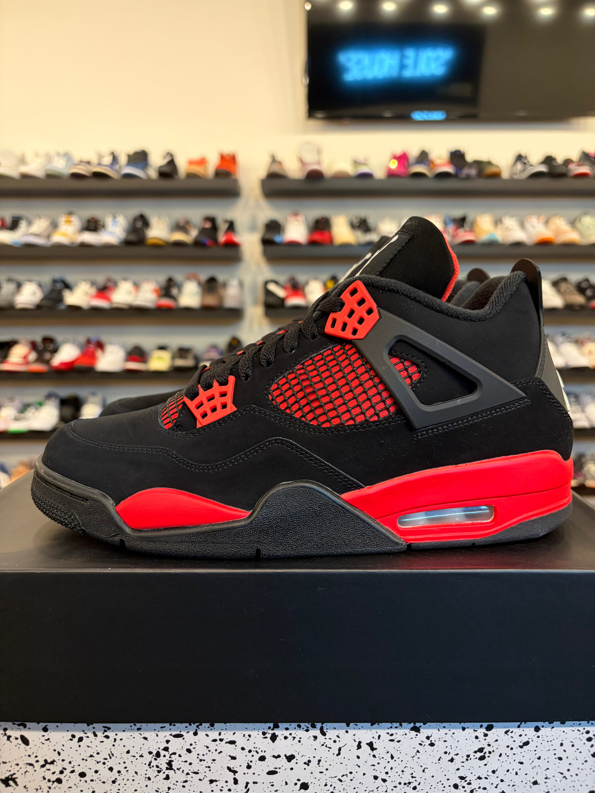 Jordan 4 Red Thunder Size 10 Brand New