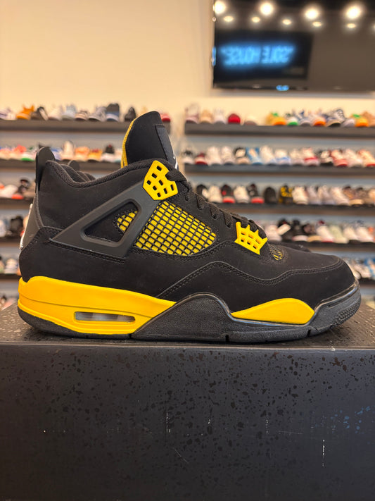 Jordan 4 Yellow Thunder Size 9.5 Pre-Owned