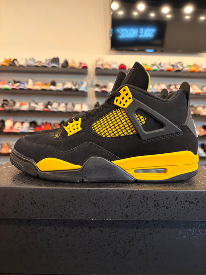 Jordan 4 Yellow Thunder Size 9.5 Pre-Owned