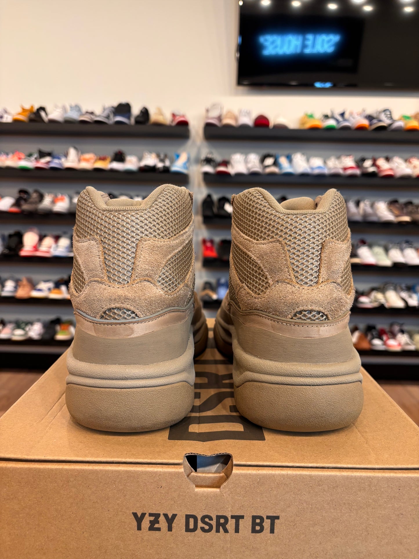 Yeezy Desert Boot Rock Size 8 Pre-Owned
