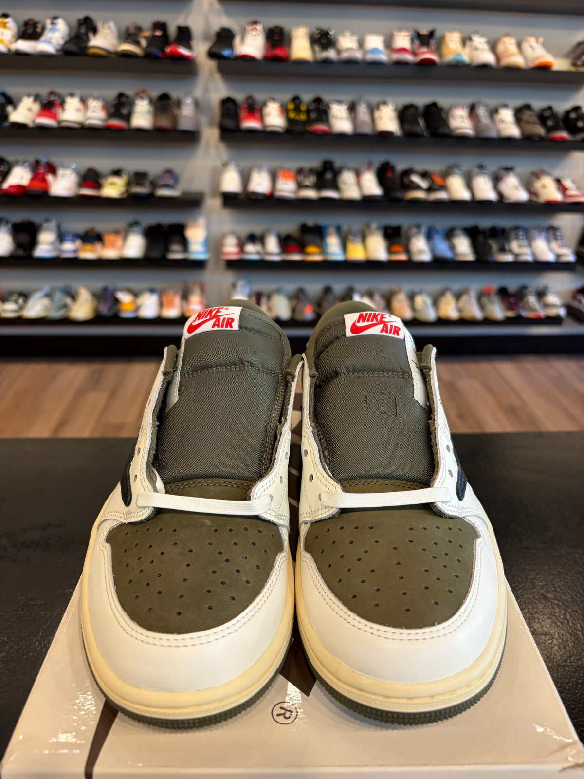 Jordan 1 Low Travis Scott Medium Olive Size 9 Brand New