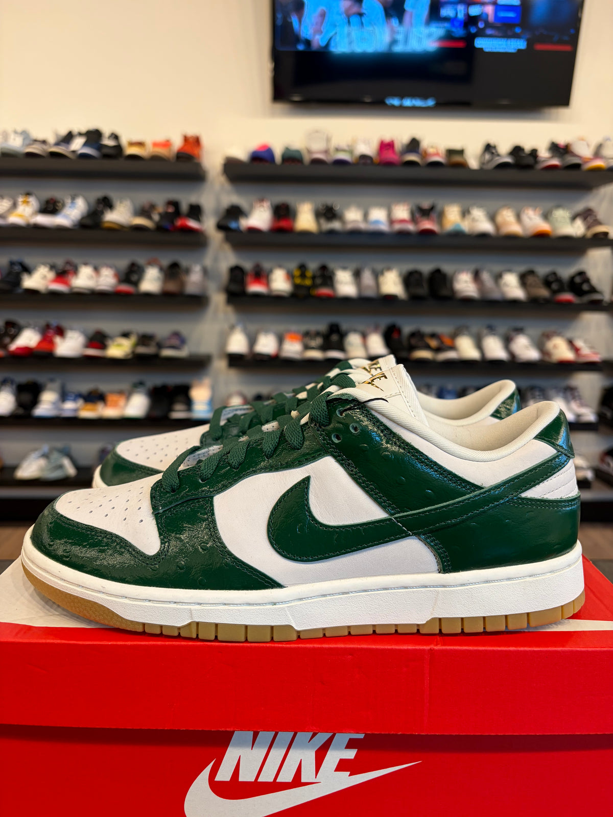 Nike Dunk Low Gorge Green Size 9 (10.5W) Brand New