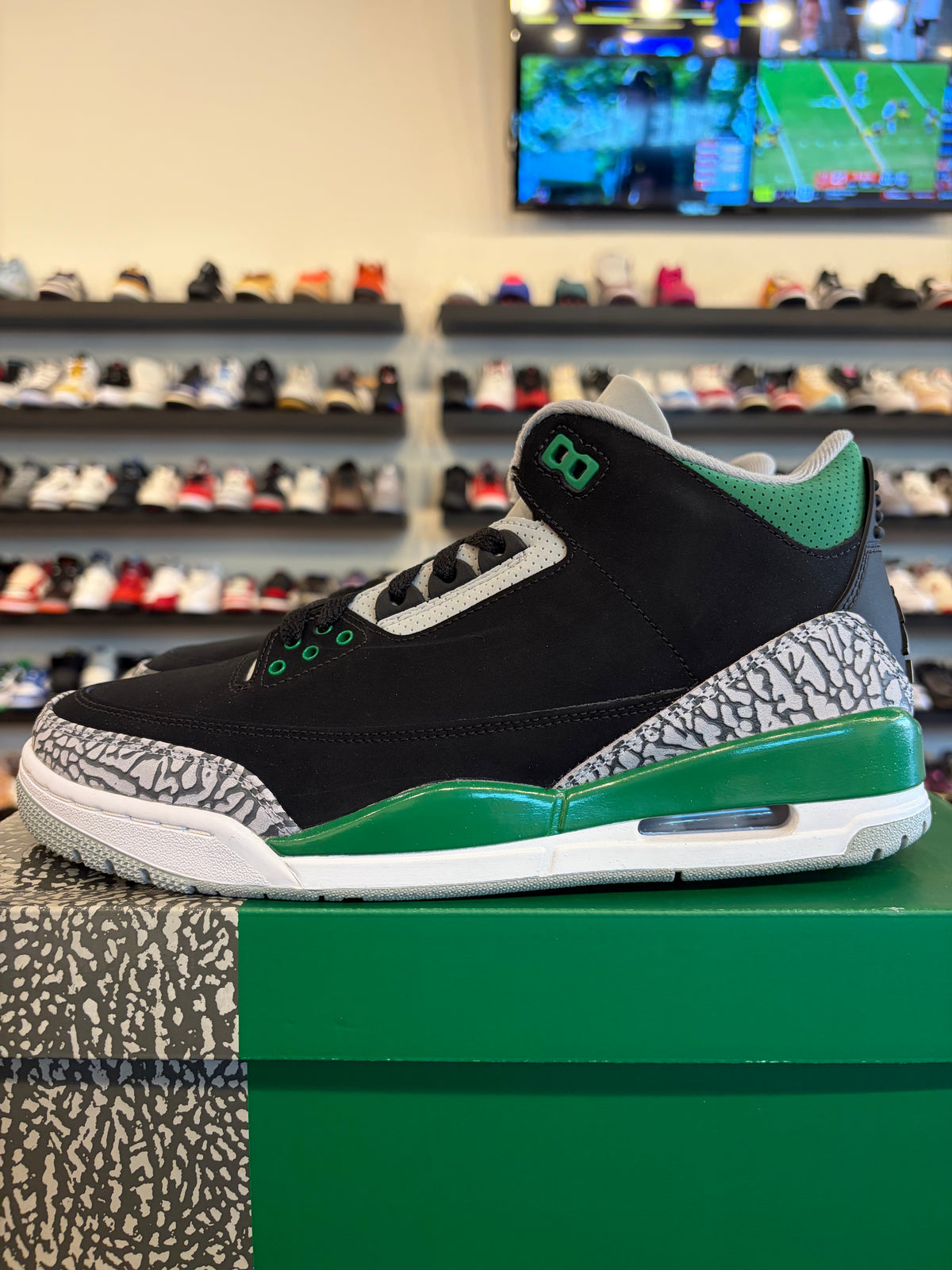 Jordan 3 Pine Green Size 10 Brand New
