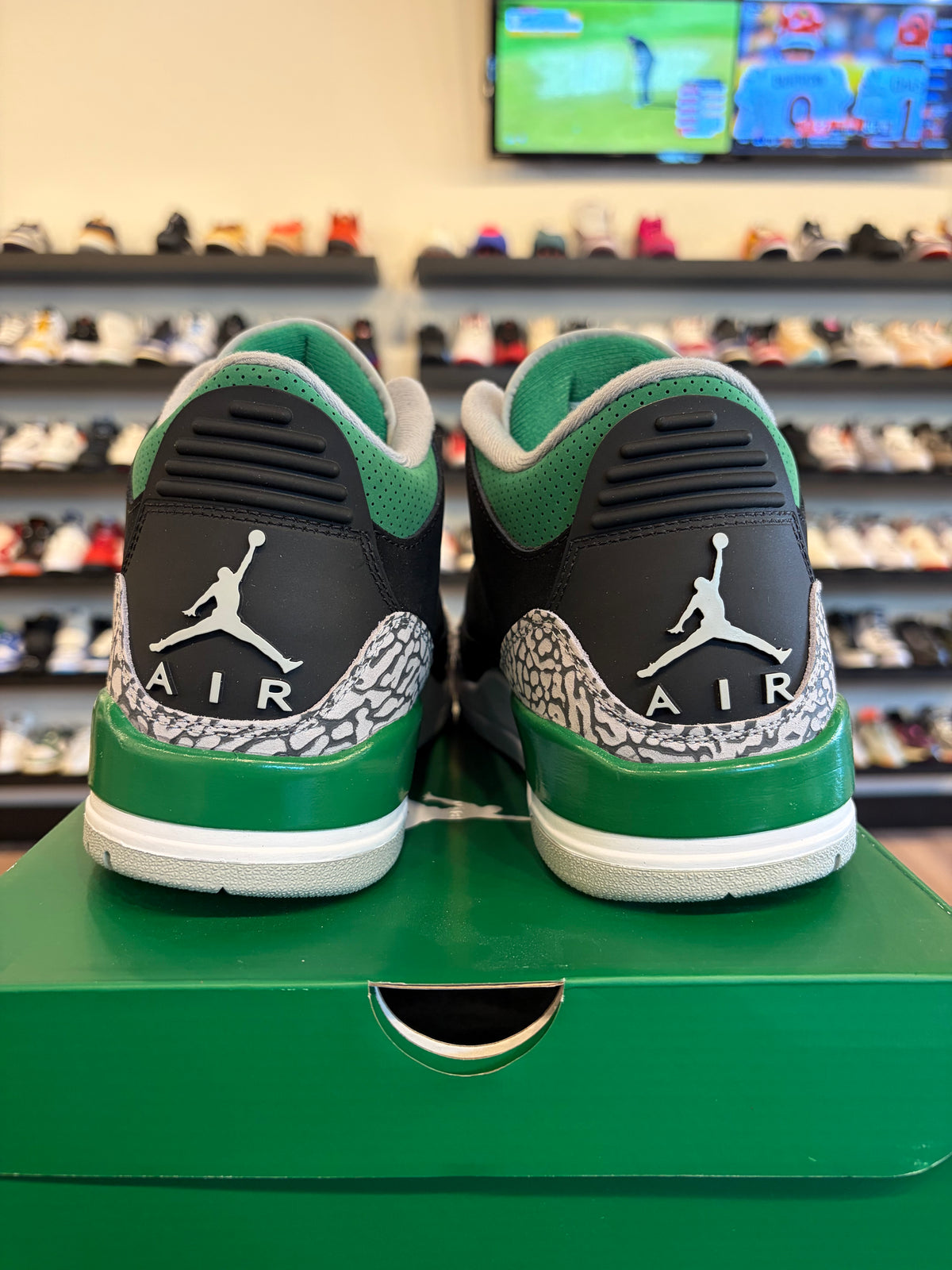 Jordan 3 Pine Green Size 10 Brand New