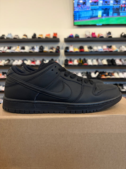 Nike SB Dunk Low Triple Black Size 9 Pre-Owned (No Box)