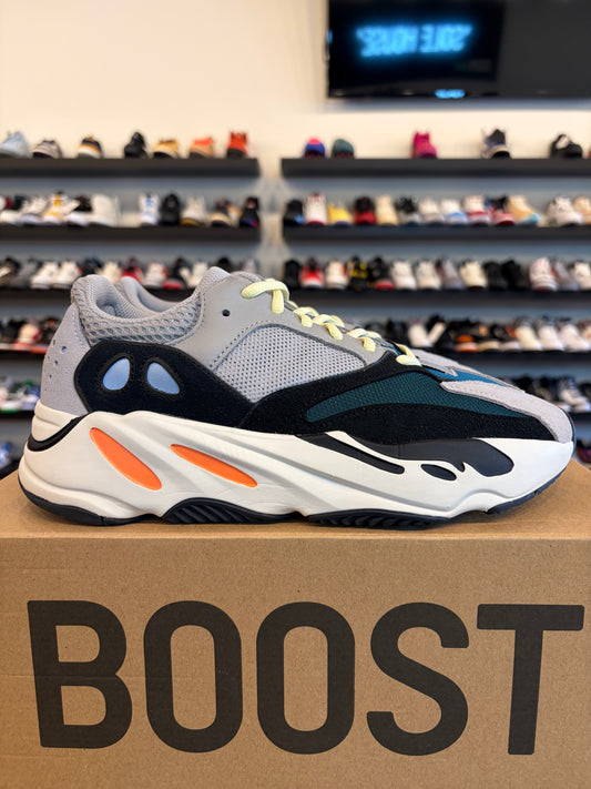 Yeezy 700 Wave Runner Size 8.5 Pre-Owned
