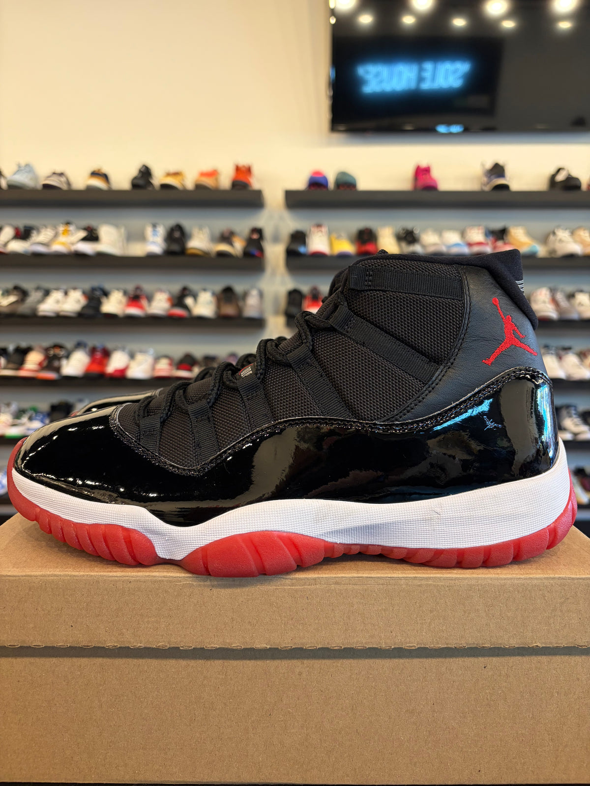 Jordan 11 Bred 2019 Size 13 Pre-Owned (No Box)