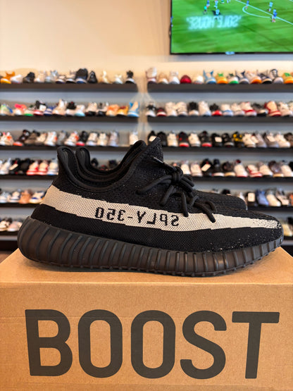 Yeezy 350 V2 Oreo Size 13 Pre-Owned