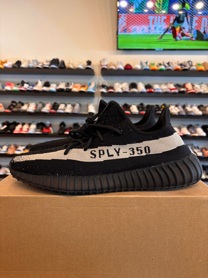 Yeezy 350 V2 Oreo Size 13 Pre-Owned