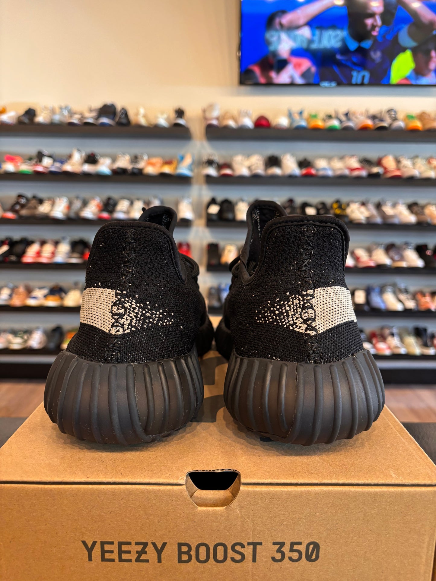 Yeezy 350 V2 Oreo Size 13 Pre-Owned