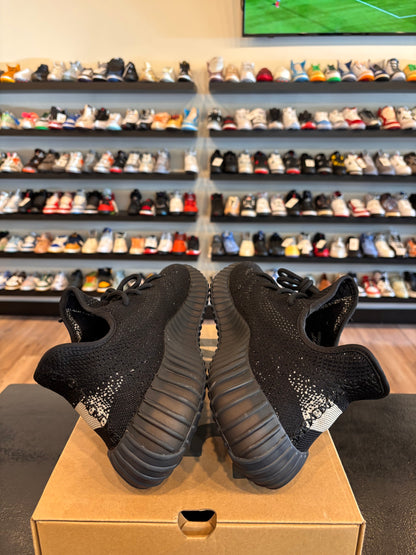 Yeezy 350 V2 Oreo Size 13 Pre-Owned