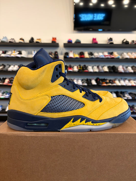 Jordan 5 Michigan Size 13 Pre-Owned (No Box)