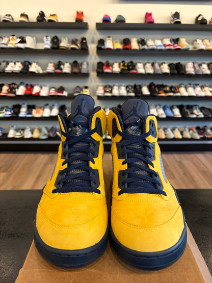 Jordan 5 Michigan Size 13 Pre-Owned (No Box)