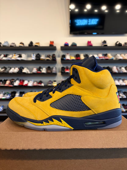 Jordan 5 Michigan Size 13 Pre-Owned (No Box)