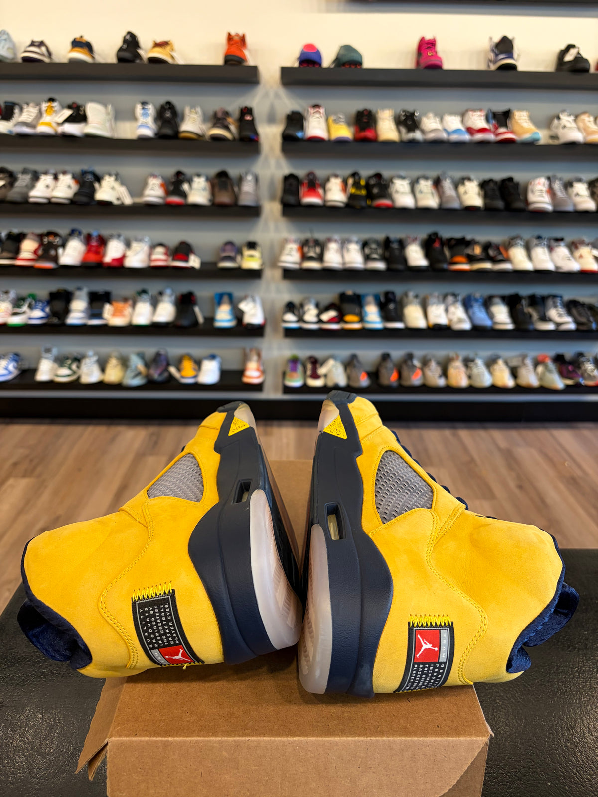 Jordan 5 Michigan Size 13 Pre-Owned (No Box)