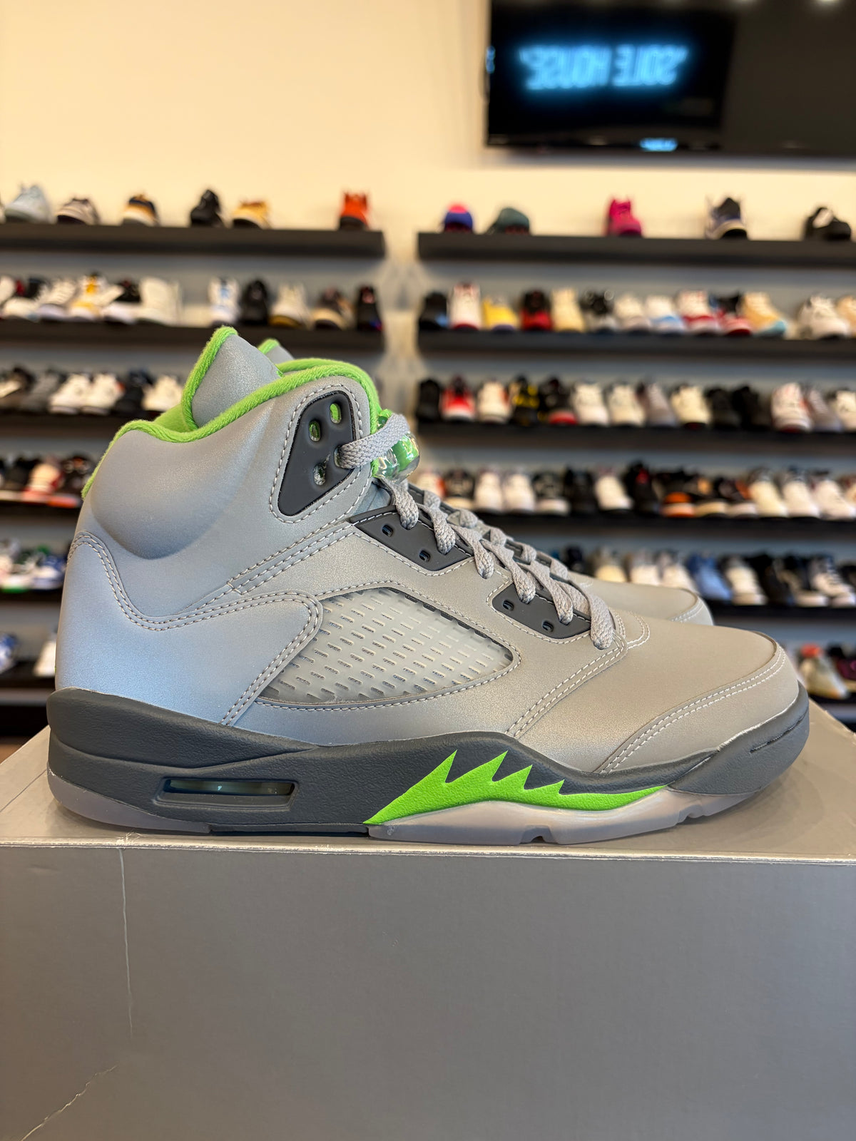 Jordan 5 Green Bean Size 7.5 Brand New