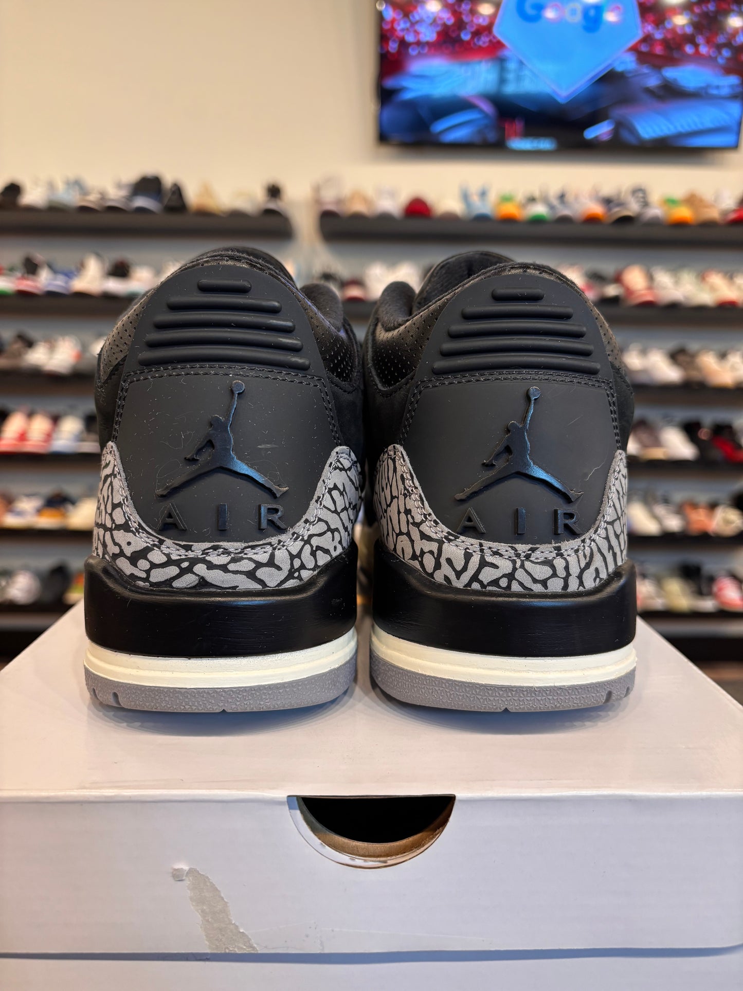 Jordan 3 Off Noir Size 9.5 (11W) Pre-Owned