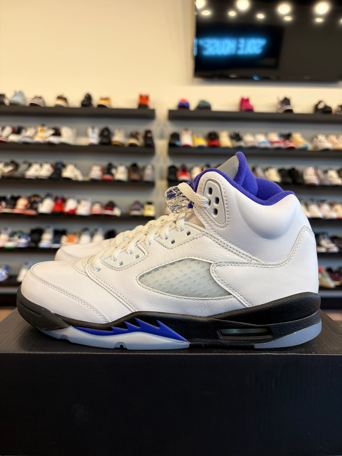 Jordan 5 Dark Concord Size 7Y (8.5W) Brand New