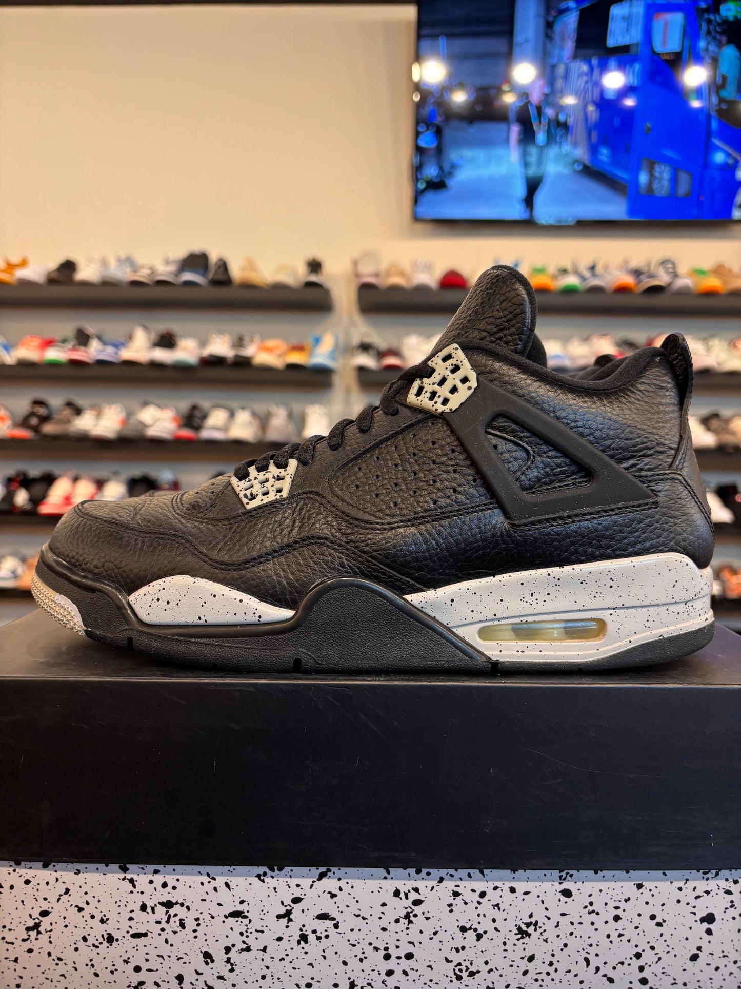 Jordan 4 Oreo 2015 Size 10 Pre-Owned