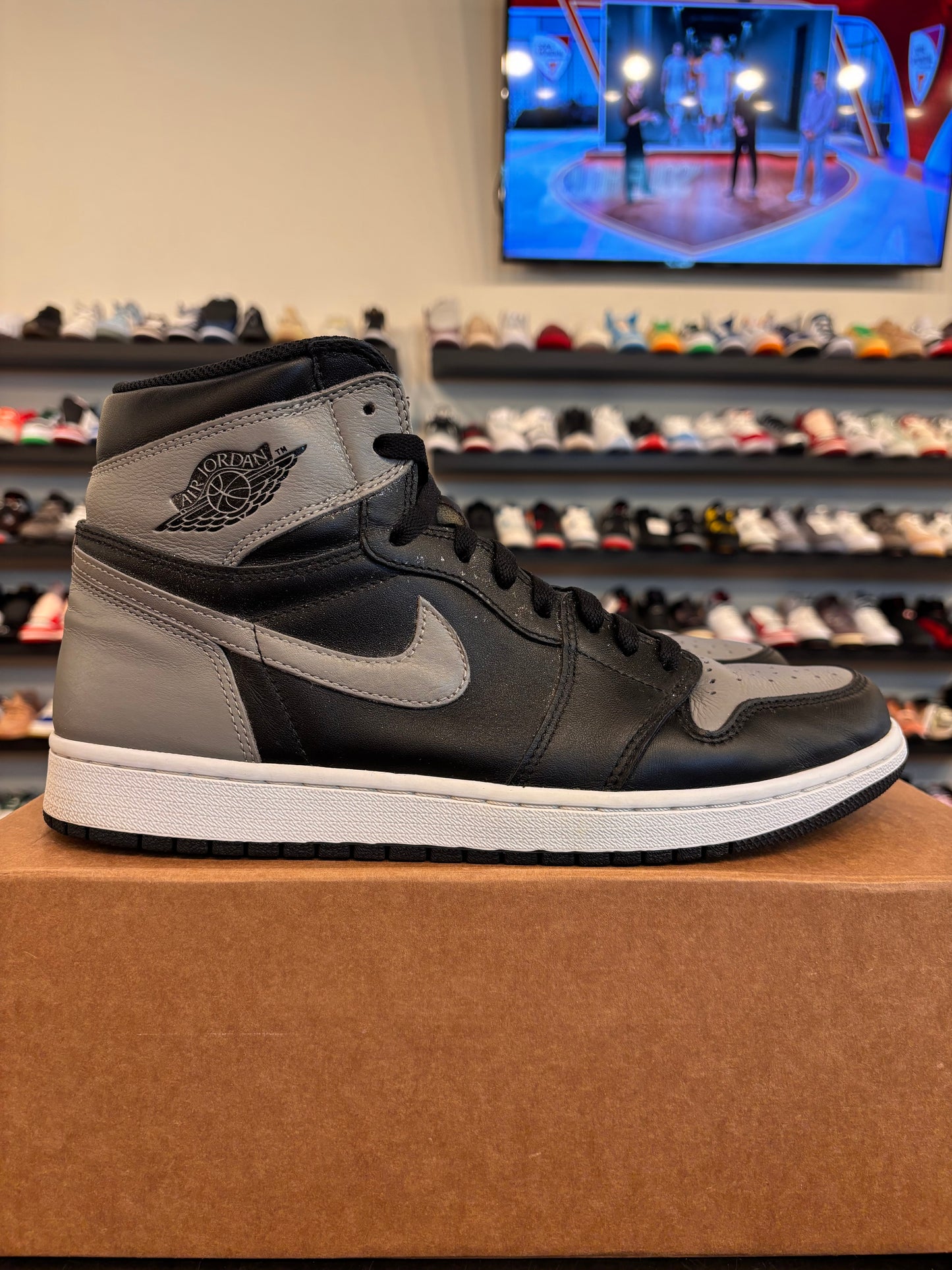 Jordan 1 Shadow 2018 Size 12 Pre-Owned (No Box)