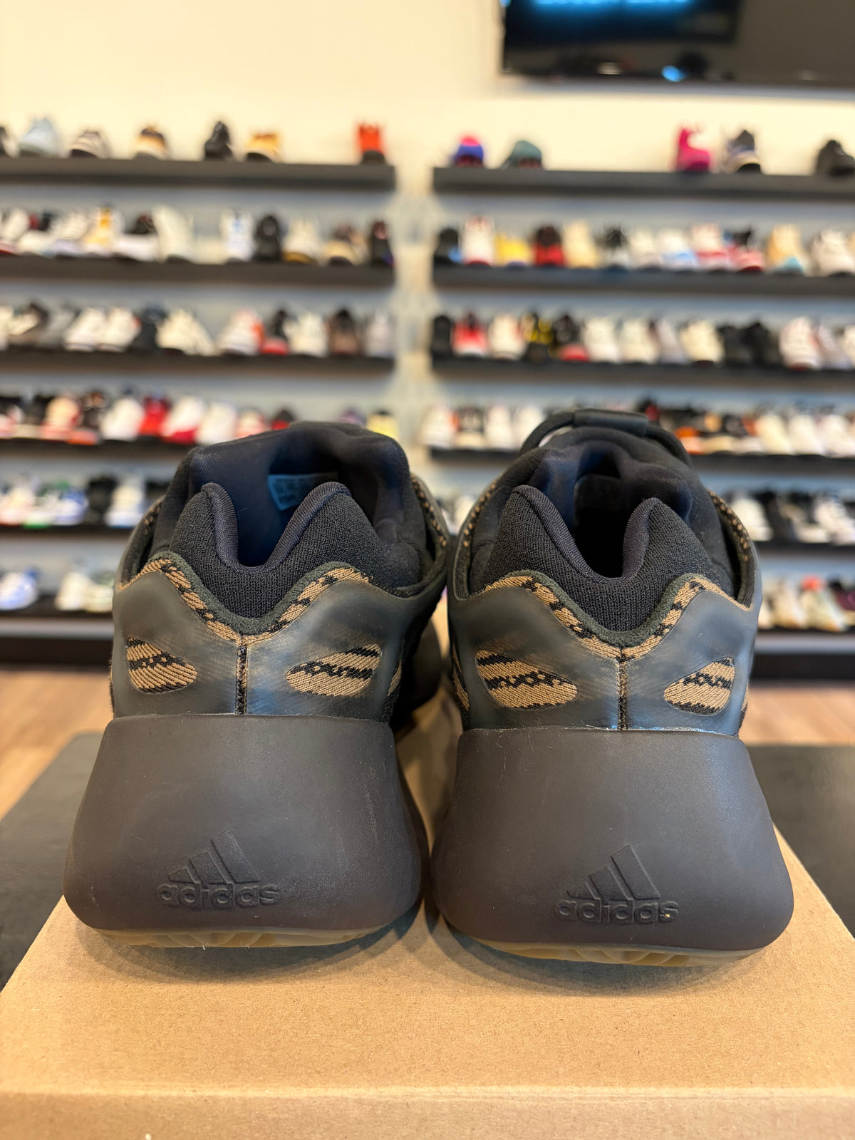 Yeezy 700 V3 Clay Brown Size 13 Pre-Owned (No Box)