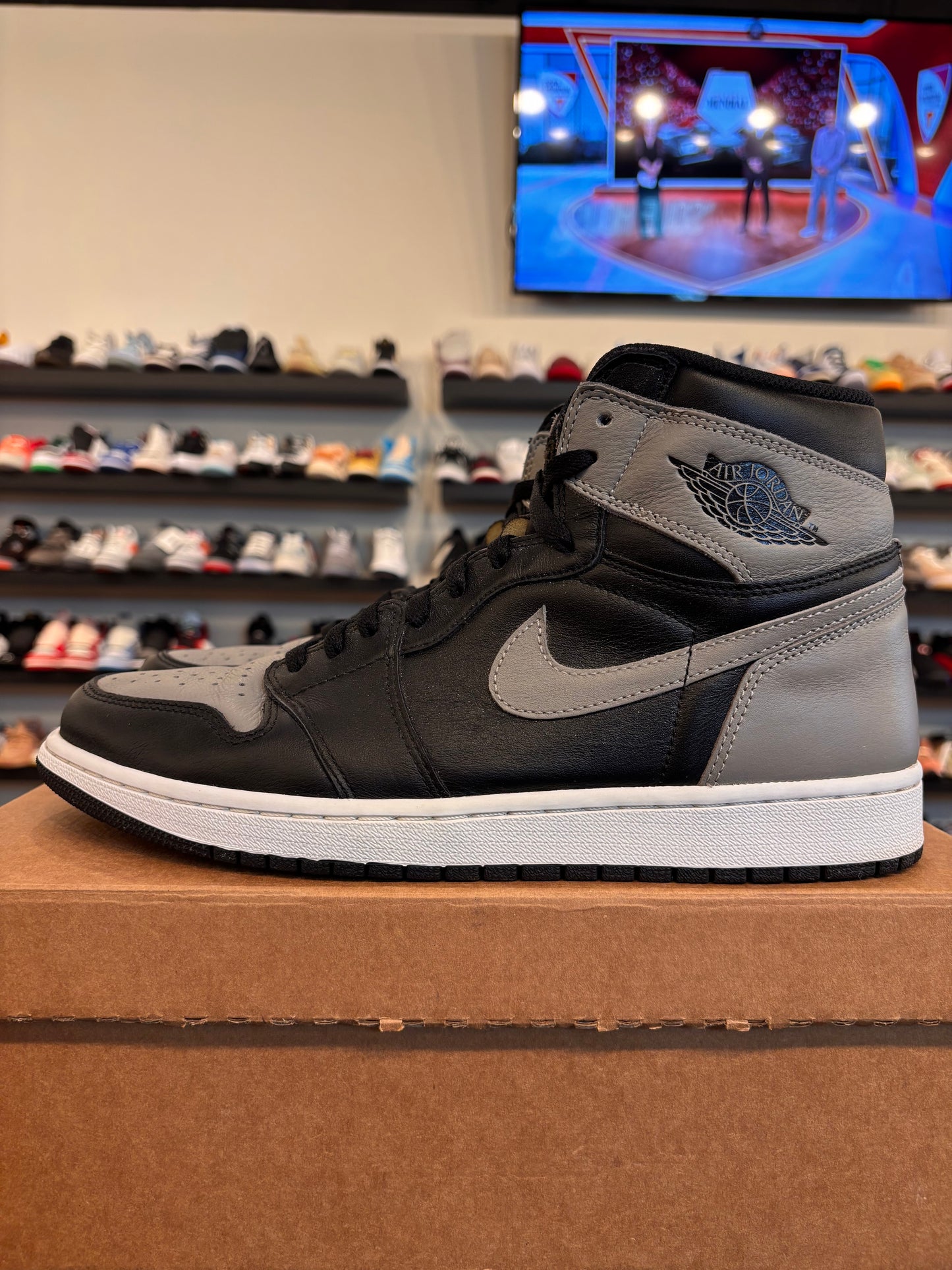Jordan 1 Shadow 2018 Size 12 Pre-Owned (No Box)