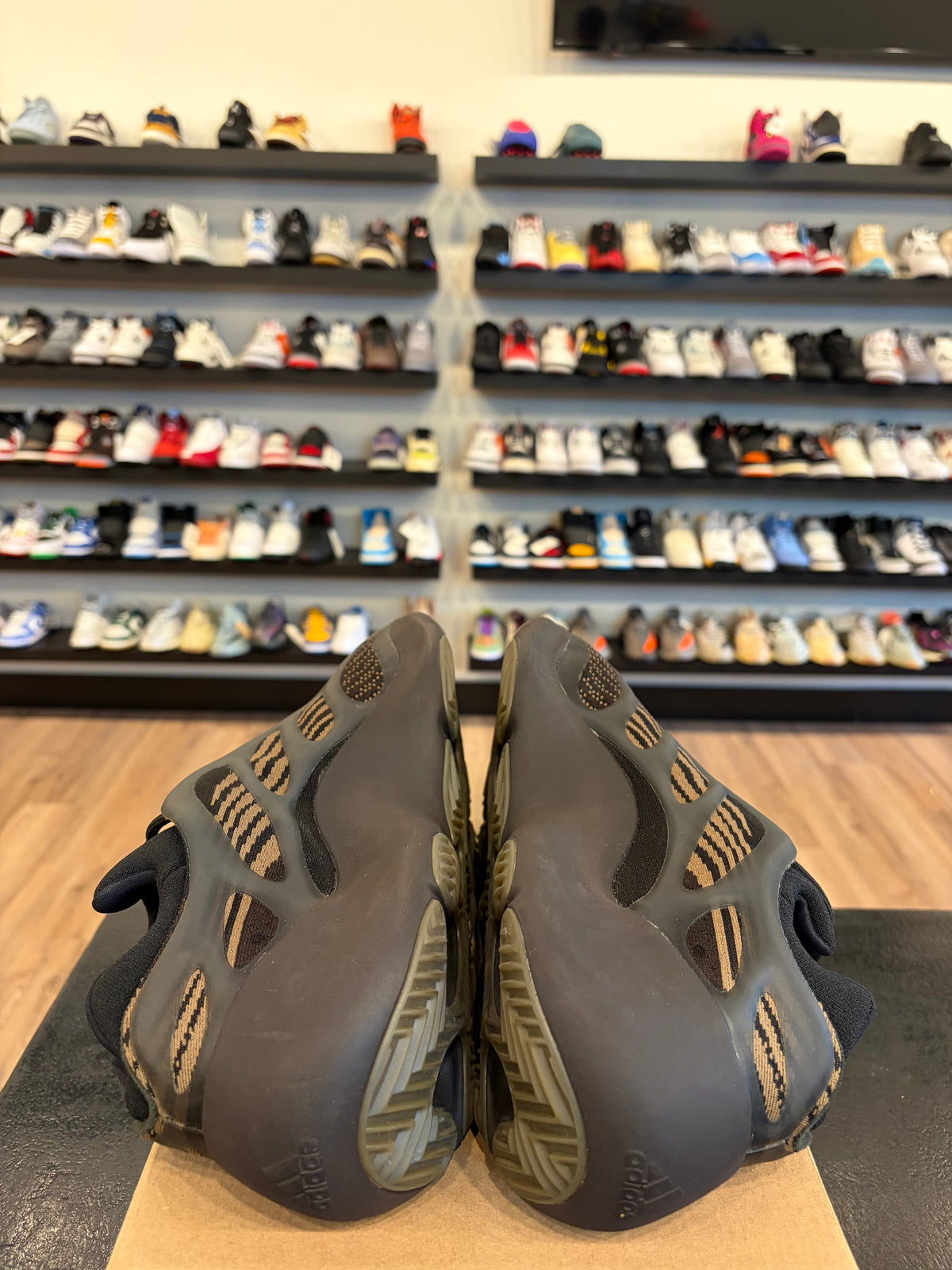 Yeezy 700 V3 Clay Brown Size 13 Pre-Owned (No Box)