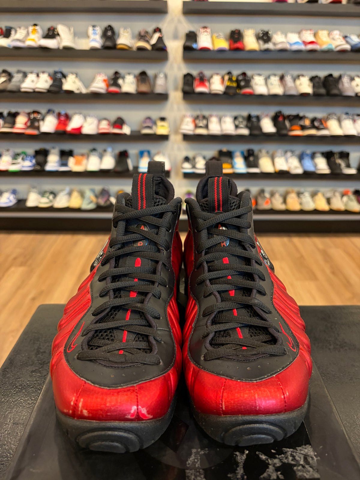 Nike Foamposite University Red Size 9 Pre-Owned