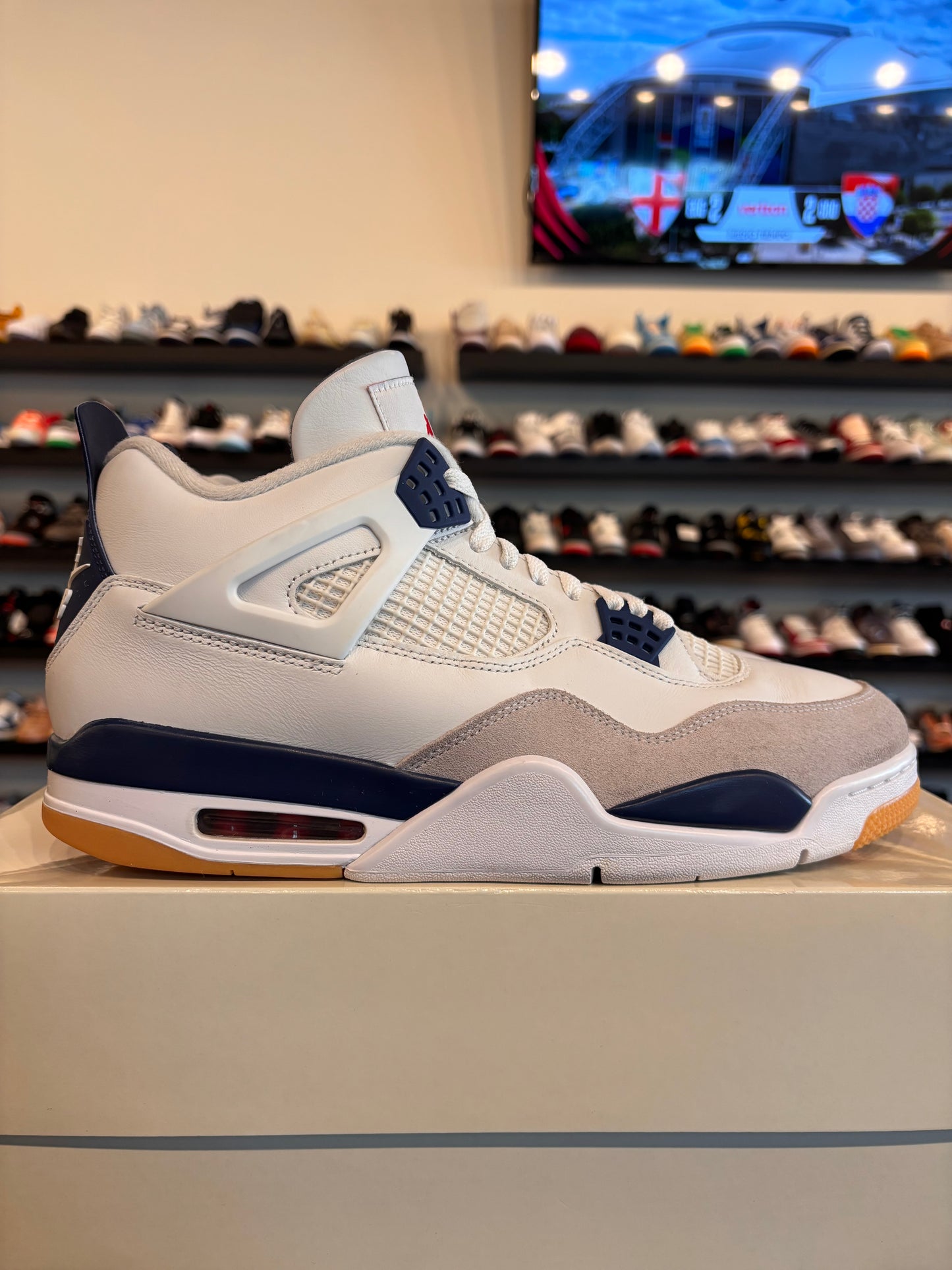 Jordan 4 SB Navy Size 12 Pre-Owned