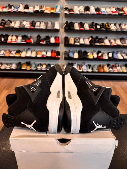 Jordan 4 White Thunder Size 11.5 Pre-Owned